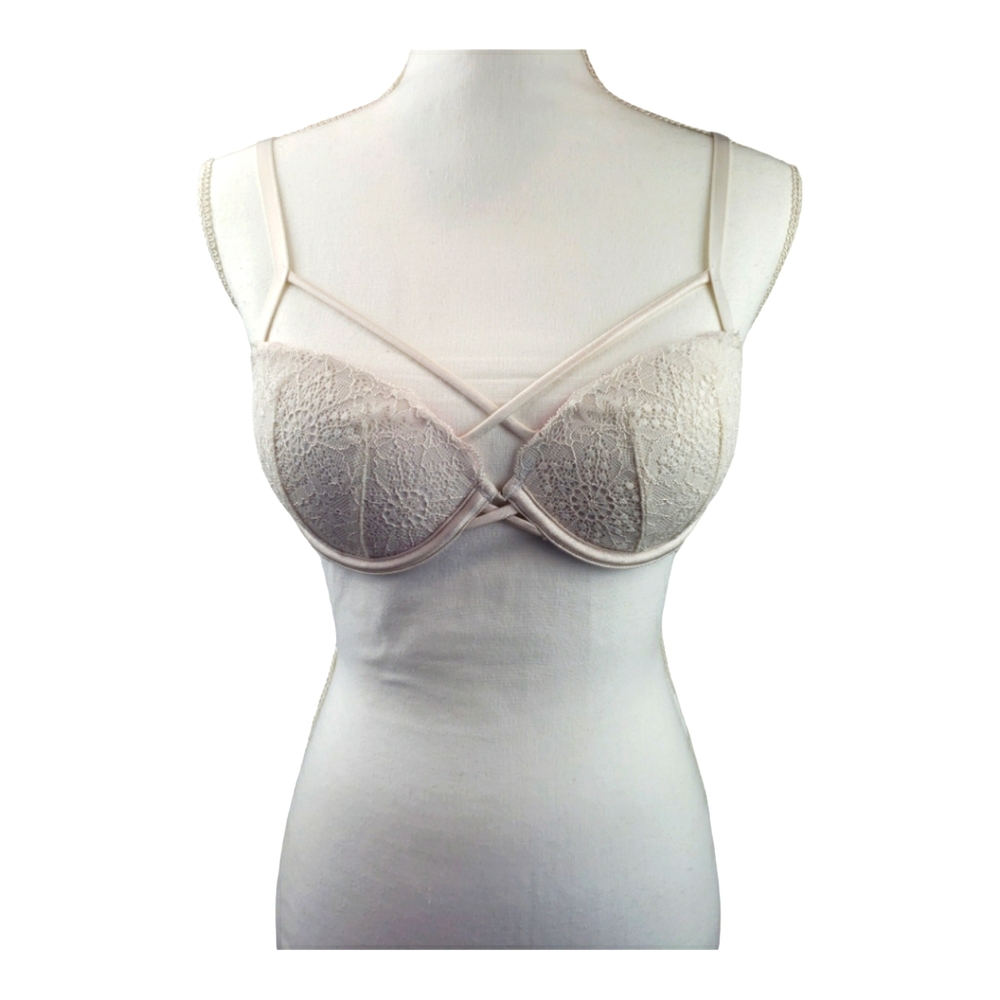 Pink by Victoria's Secret Date Push Up Bra Size 32C in Antique White